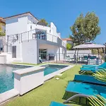 Magnifique Avec Piscine En Bord De *