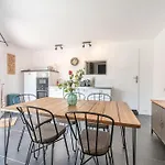 Magnifique Avec Piscine En Bord De