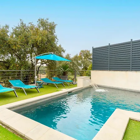 Magnifique Avec Piscine En Bord De *